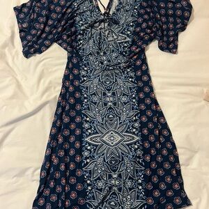 Elegant Navy and White Patterned Dress